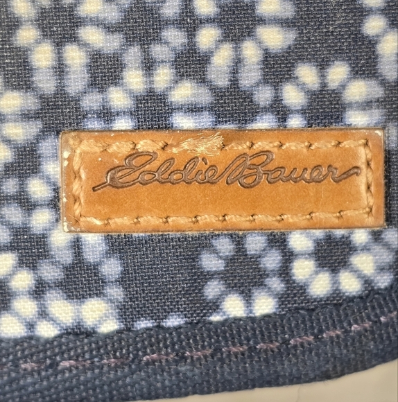 Eddie Bauer Blue and White Geometric Clutch with Adjustable Strap - Picture 5 of 10